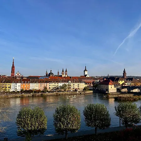 Naehe Alte Mainbruecke * Wurzburg